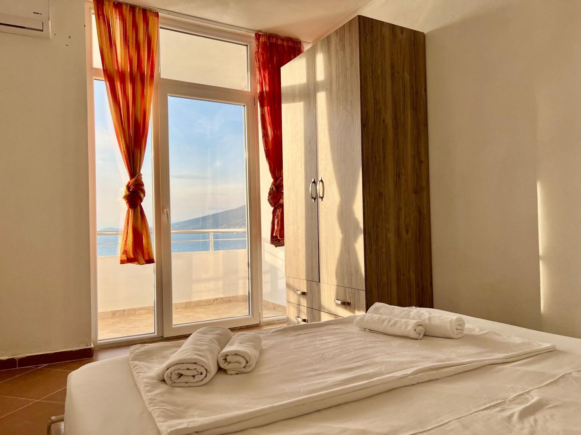 Redi'S Seaview Apartments Sarande Exterior photo