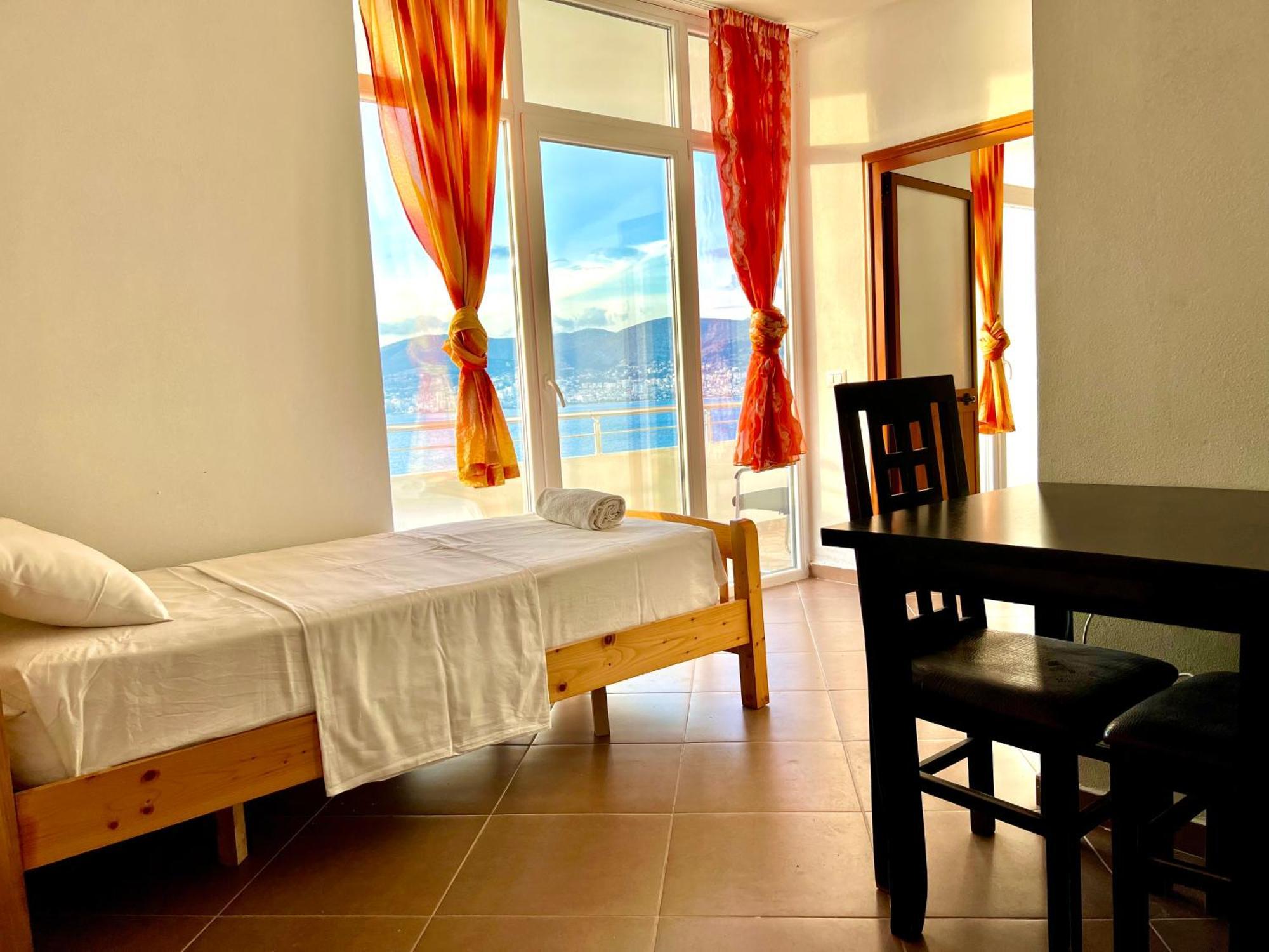 Redi'S Seaview Apartments Sarande Exterior photo