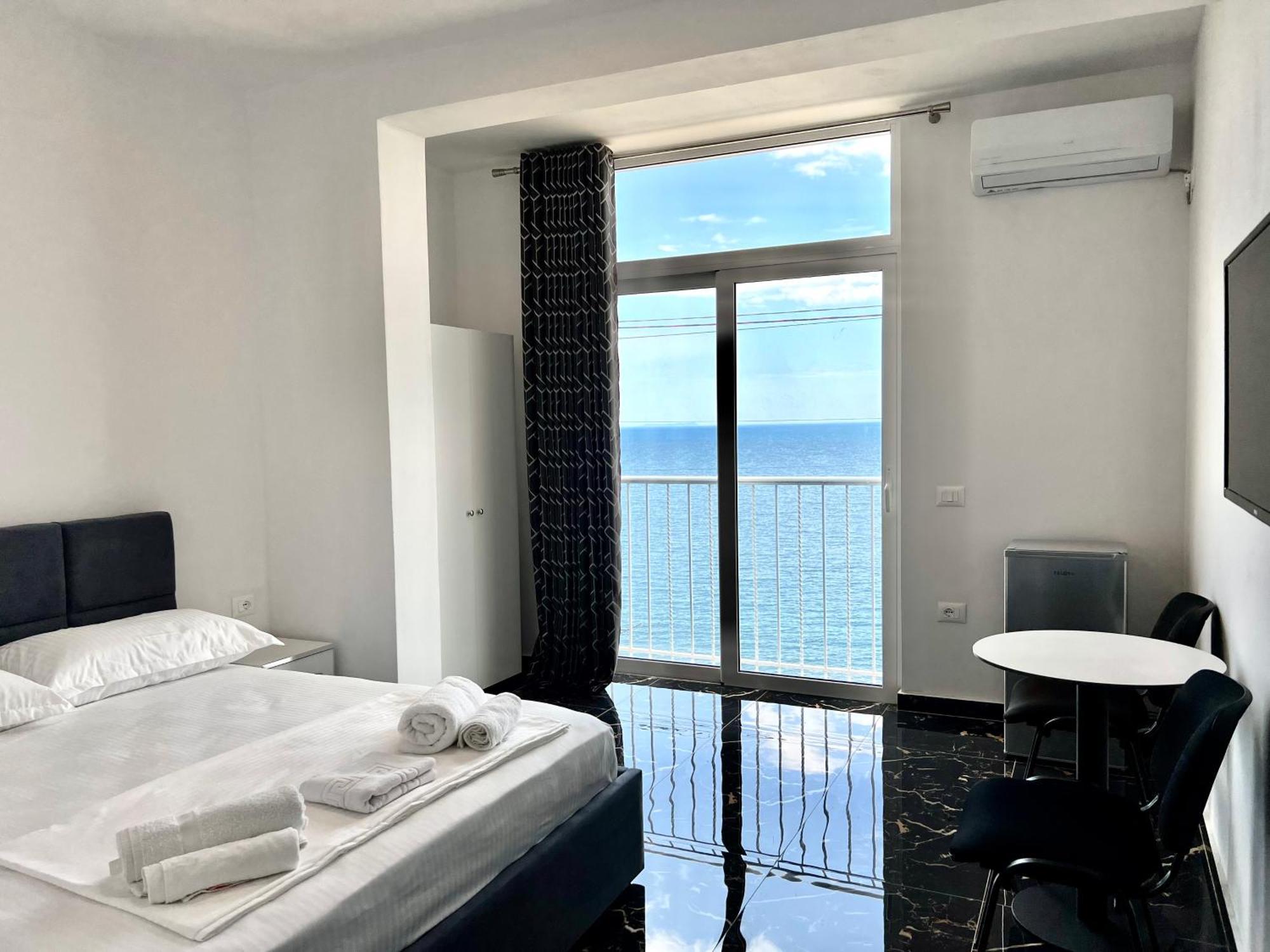 Redi'S Seaview Apartments Sarande Exterior photo