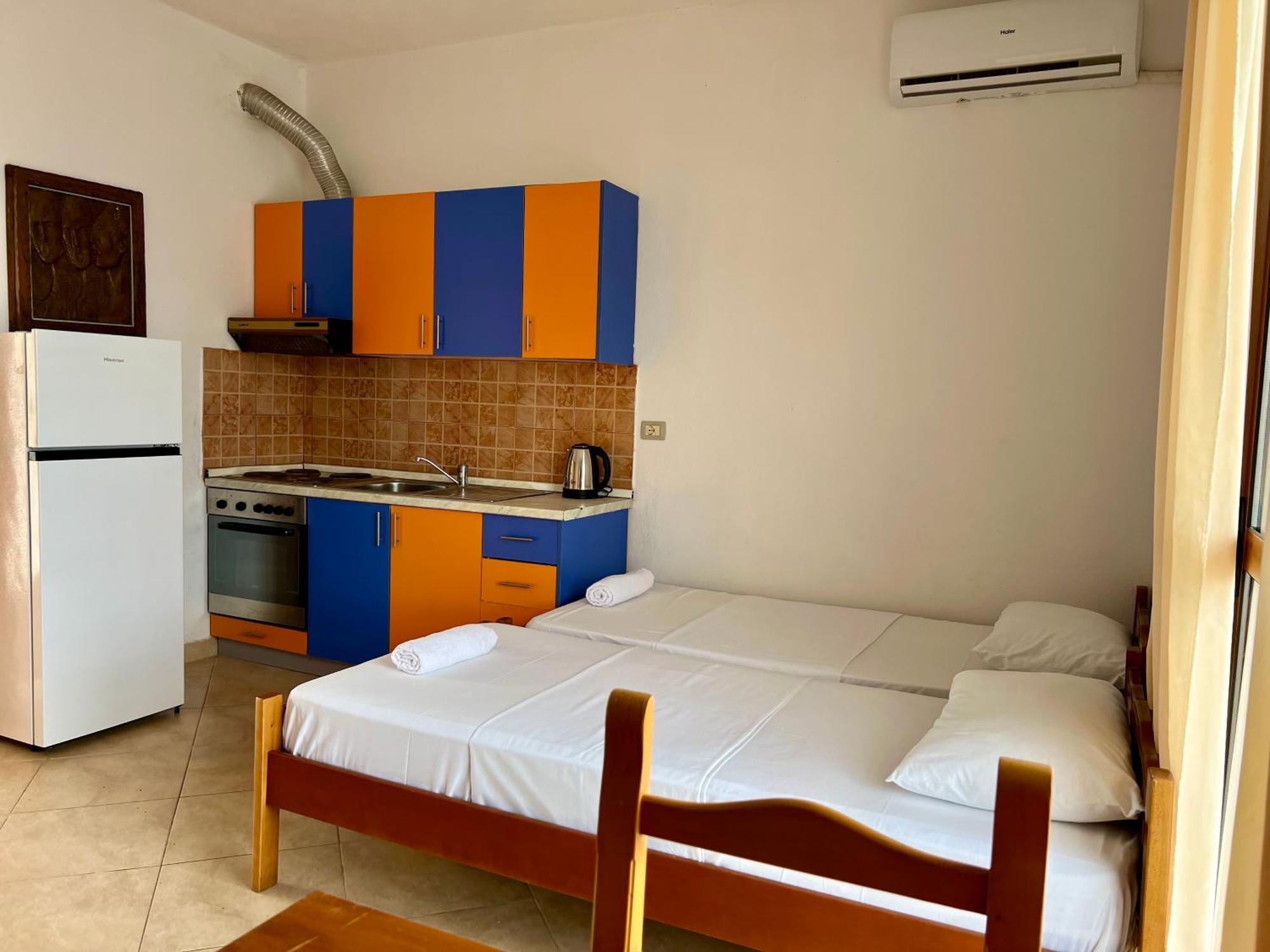 Redi'S Seaview Apartments Sarande Exterior photo