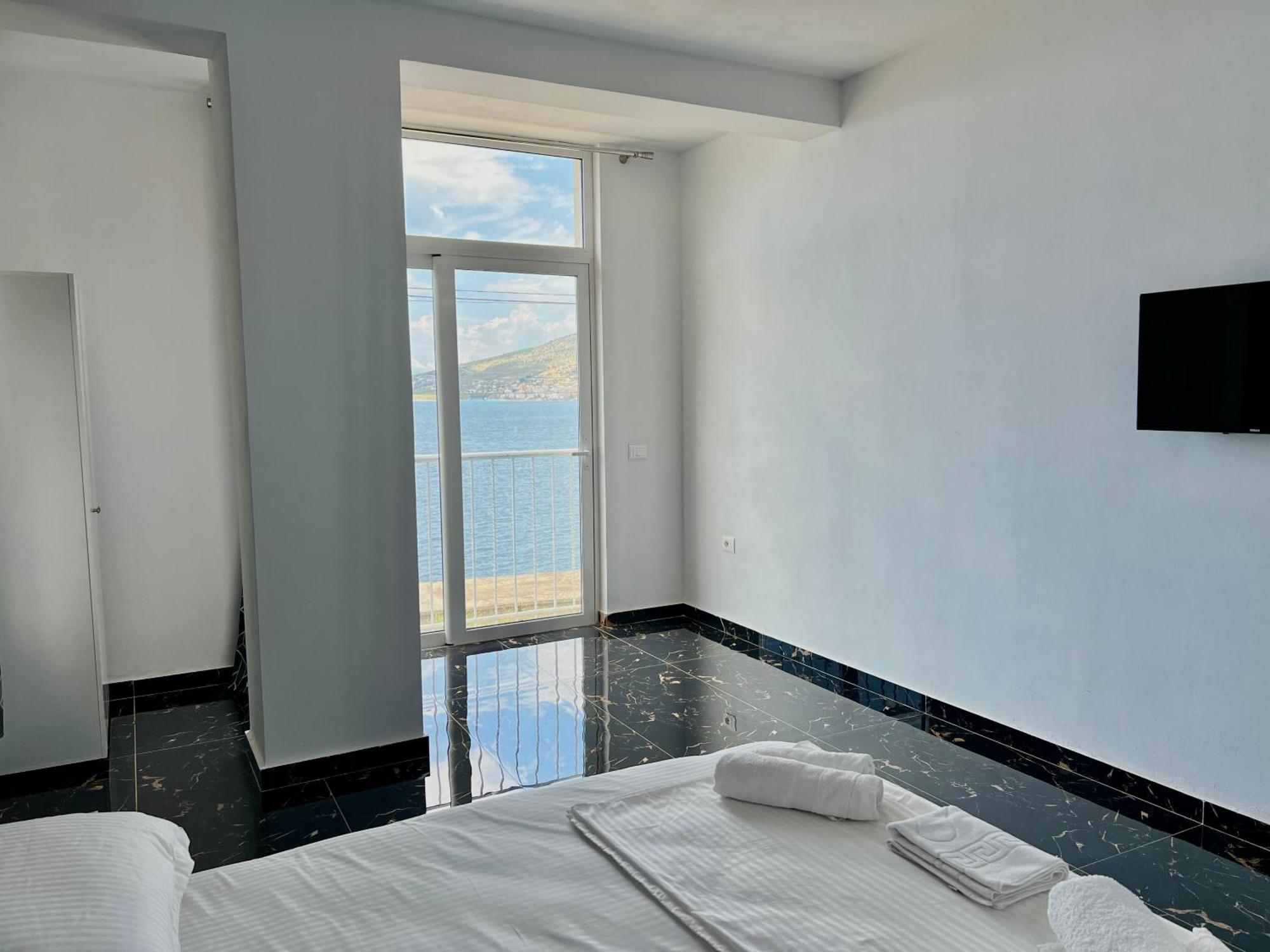 Redi'S Seaview Apartments Sarande Exterior photo